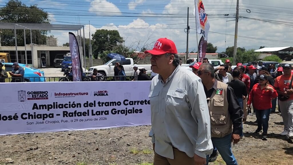 Visita del Gobernador de Puebla para el Banderazo de la Ampliación Carretera San José Chiapa - Rafael Lara Grajales 4
