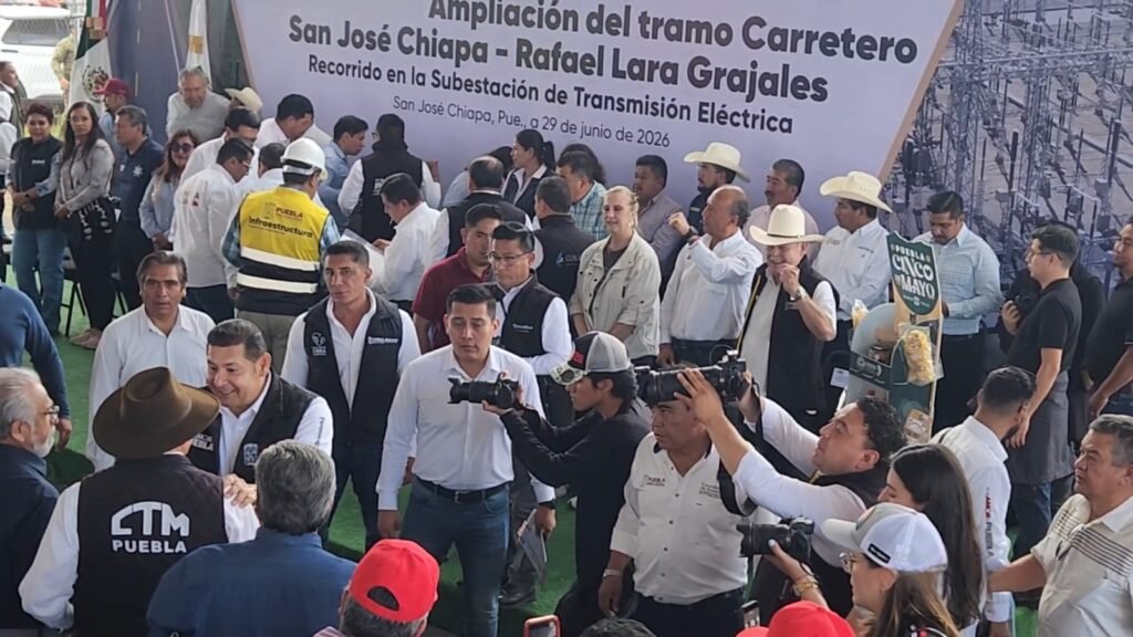Visita del Gobernador de Puebla para el Banderazo de la Ampliación Carretera San José Chiapa - Rafael Lara Grajales 3
