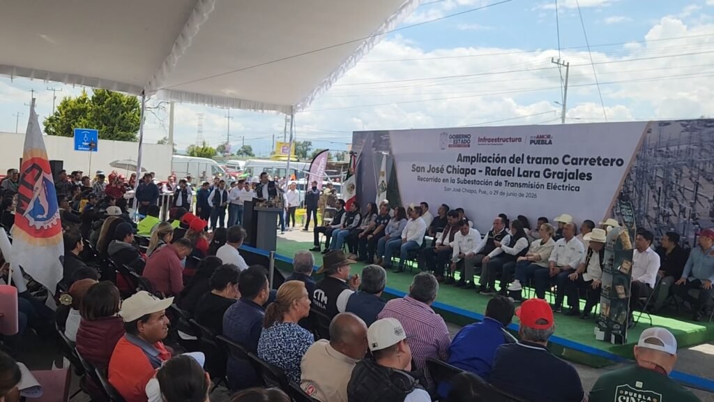 Visita del Gobernador de Puebla para el Banderazo de la Ampliación Carretera San José Chiapa - Rafael Lara Grajales 2